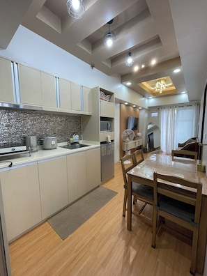 Private kitchen - Aesthetic Cozy 2 Bedroom Condo Unit Perfect for 4-8 guests (Baguio)