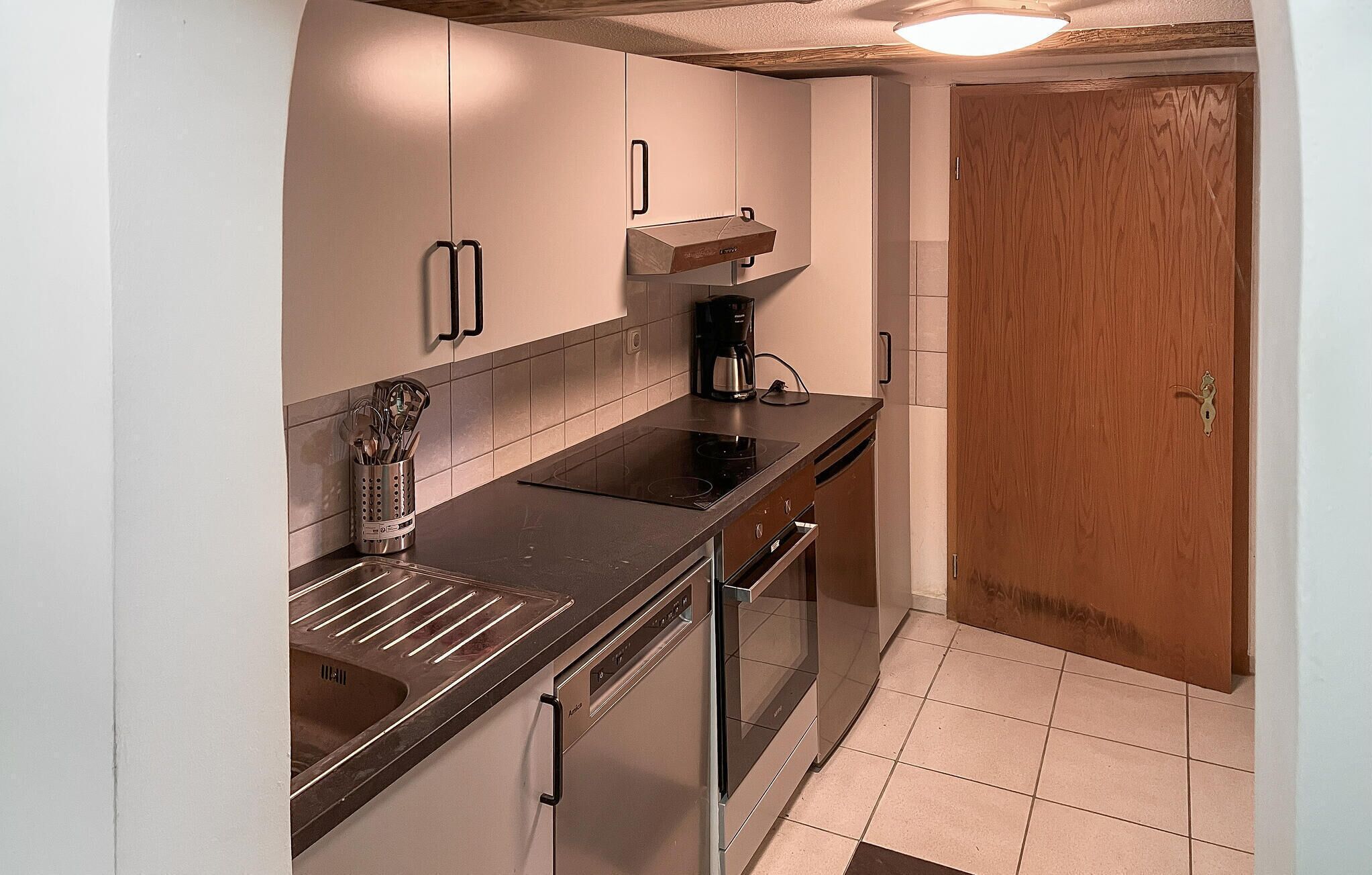 Kühlschrank, Ofen, Herdplatte, Geschirrspüler