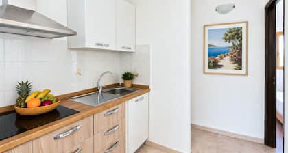2 bedroom beautiful home in Nicotera Marina