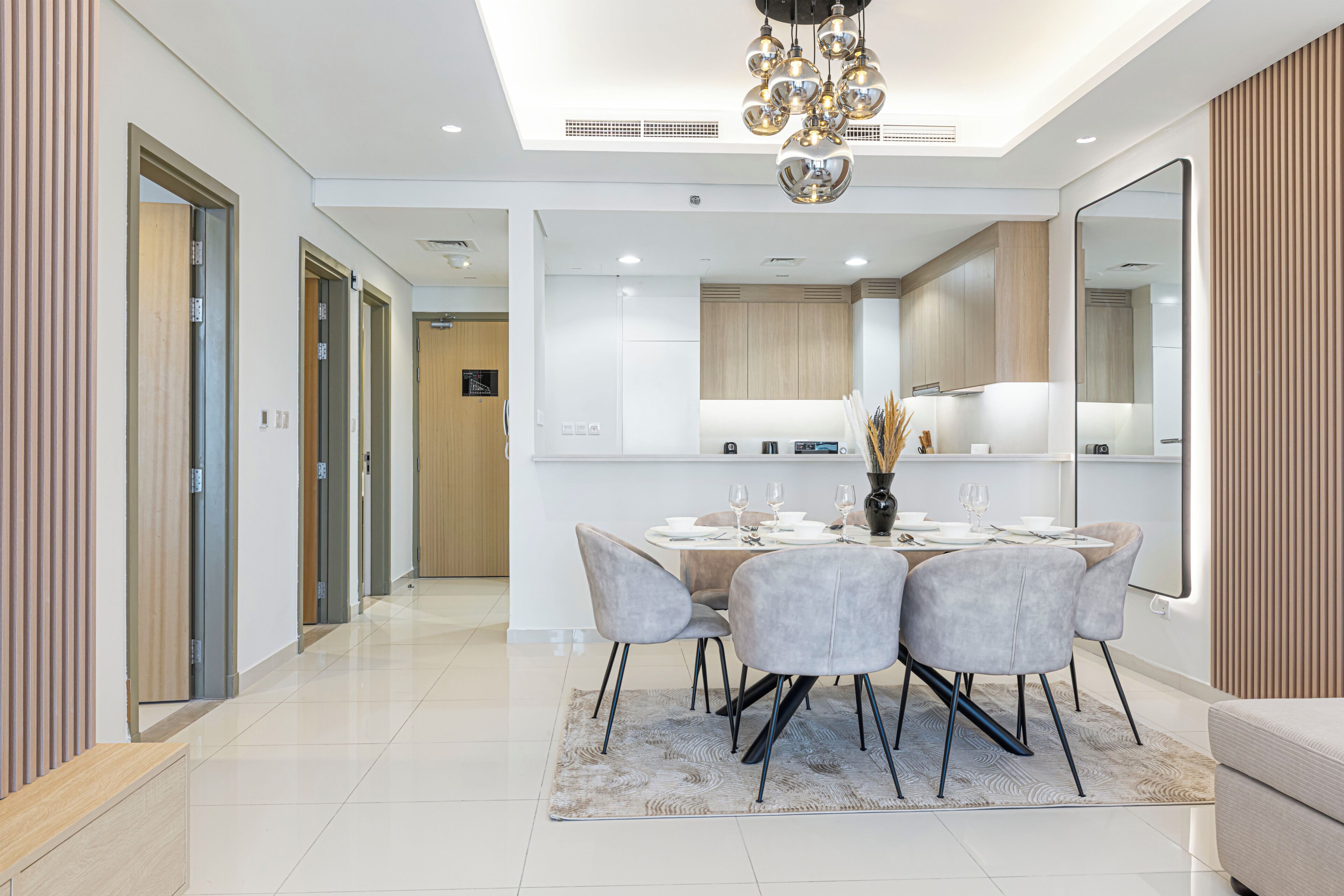Deluxe Apartment, City View | Dining