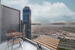 Terrace/patio - Paramount Hotel Tallest Infinity Pool  (Dubai)