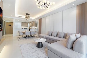 Deluxe Apartment, City View | Living area - Paramount Hotel Tallest Infinity Pool  (Dubai)