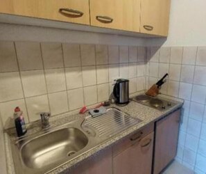 Private kitchen - Charming vacation rentals for tourists and construction workers (Rot an der Rot)