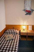 Habitación triple | Escritorio y wifi gratis