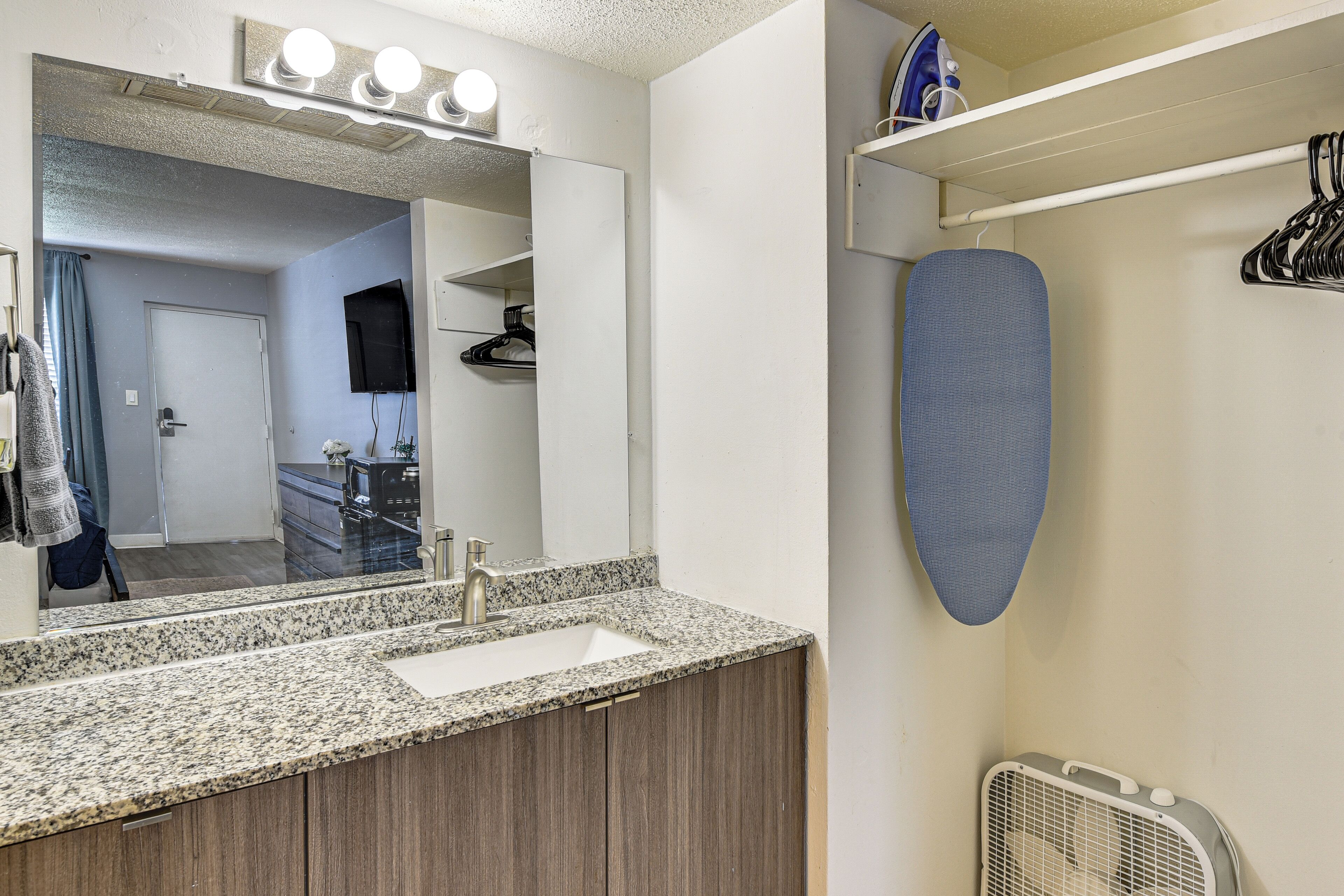 Apartment (0 Bedroom) | Interior