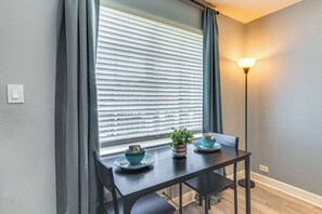 Apartment (0 Bedroom) | Interior - Work & Play! Studio Near Uptown, Hospitals, Sports (Charlotte)