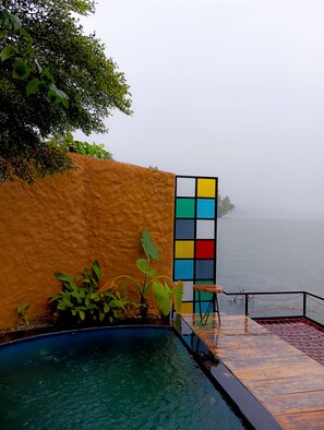 Casa romántica, vista al lago | Alberca | Alberca techada