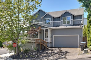 House (5 Bedrooms) | Front of property