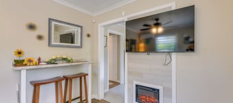 Walk to Historic Dtwn Tuskegee! Apt w/ Shared Yard