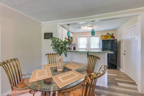 Walk to Historic Sites & Dtwn! Tuskegee Apartment