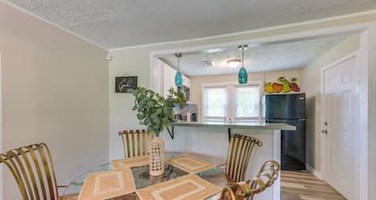 Walk to Historic Sites & Dtwn! Tuskegee Apartment