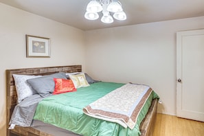 House (2 Bedrooms) | Interior - 'a&e Covey Homestead' in Pullman, Near WSU & UI (Pullman)