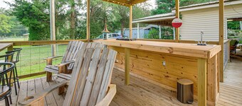 Dock & Outdoor Bar! Lake Blackshear Getaway