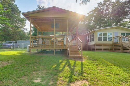 Dock & Outdoor Bar! Lake Blackshear Getaway
