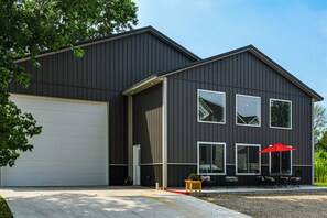 Interior - Lake Cornelia! Beach, Dock, Sunsets, Family Fun (Clarion)