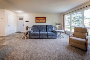 House (3 Bedrooms) | Interior - Cozy Northeast Montana Retreat - Hunters Welcome (Plentywood)