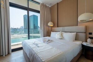Tabla de planchar con plancha, wifi y ropa de cama 
