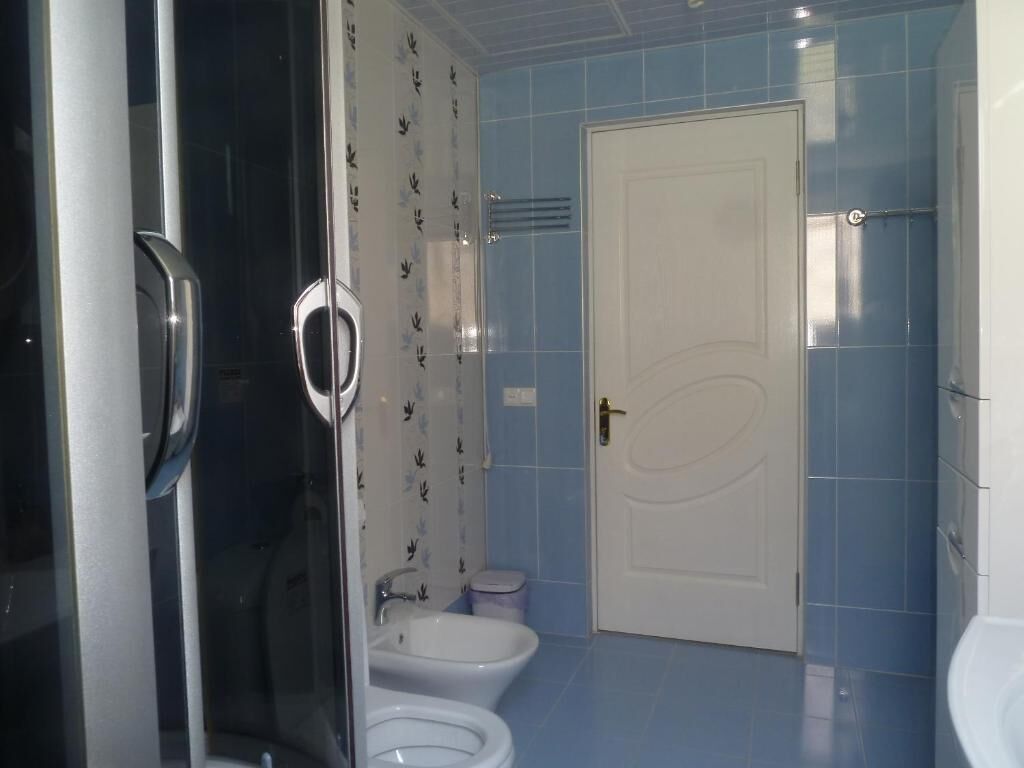 Doppia Deluxe | Bagno | Set di cortesia gratuito, asciugacapelli, pantofole, asciugamani