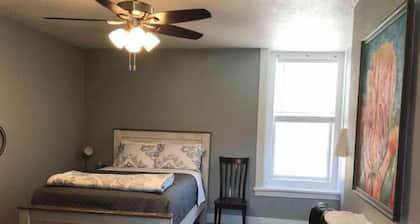3# Boutique loft near all restaurants and river.