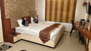 Room - NIRVANA HOTEL (Varanasi)