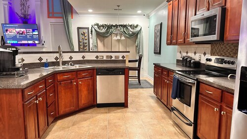 Charming 4-bedroom house in Winston-Salem near hospitals, downtown,universities