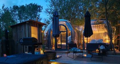 A Unique, Cozy Experience with the Murmuring Stream and a View of the Sea (Bækken)