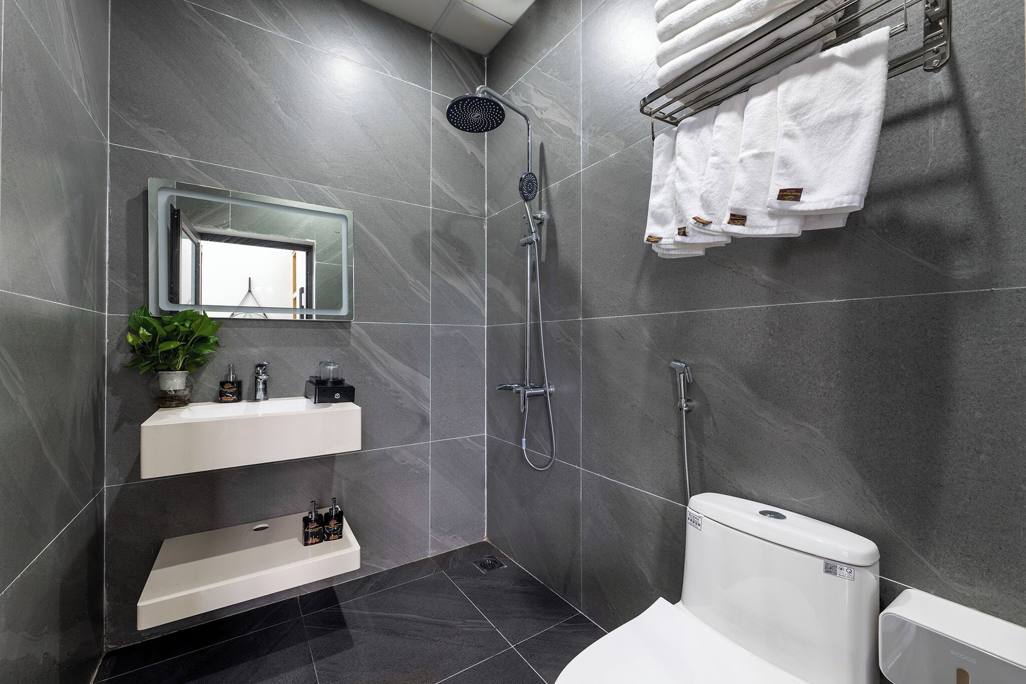 Rainfall showerhead, free toiletries, hair dryer, slippers