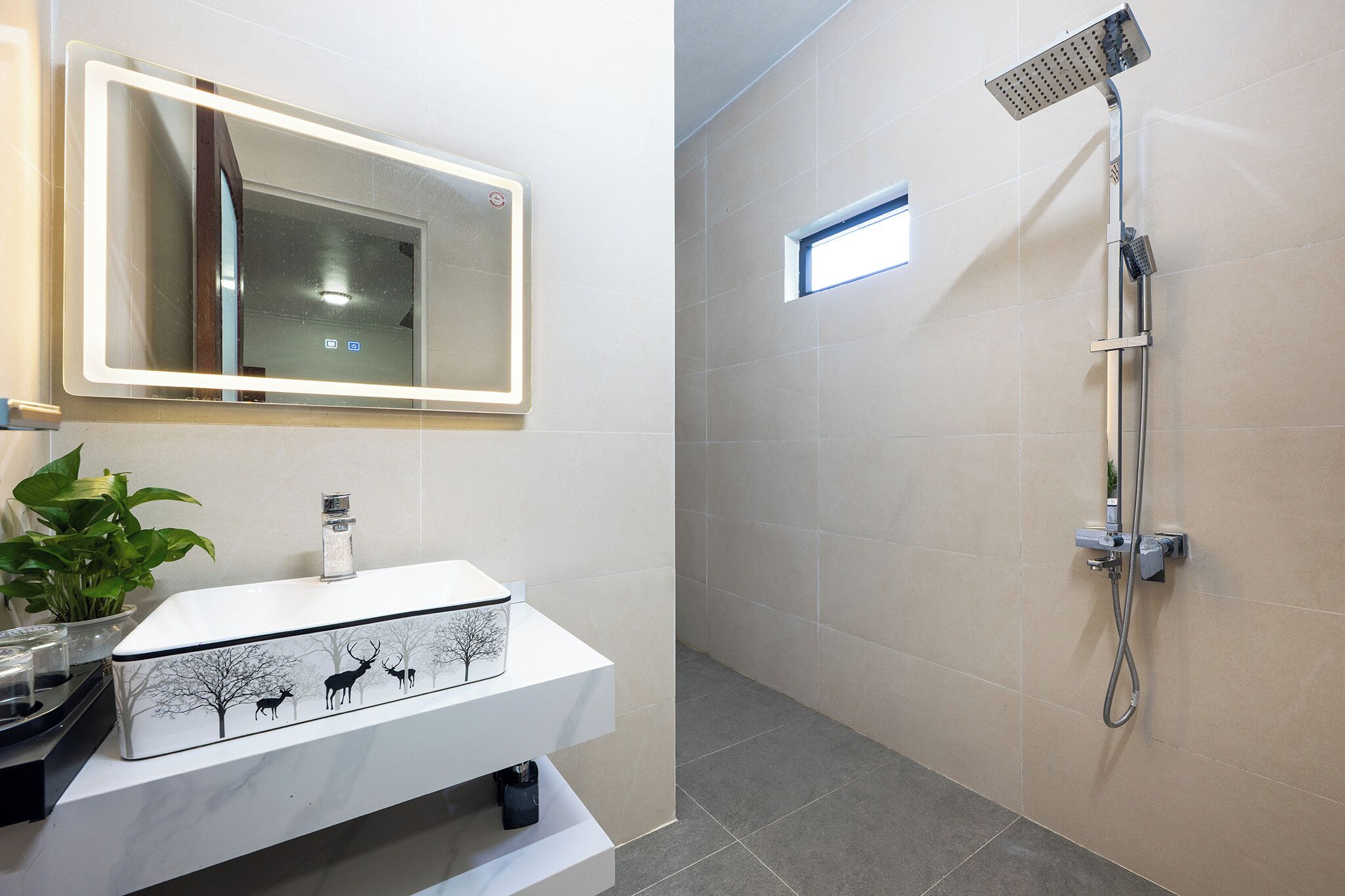 Rainfall showerhead, free toiletries, hair dryer, slippers