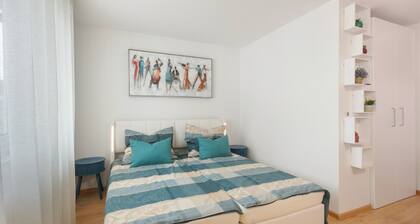 Apartment 'Weiss' with Mountain View and Wi-Fi