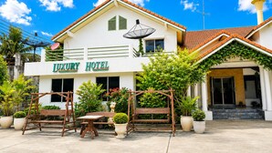 Ảnh chưa phân loại, 5 trong số 8 ảnh, nút