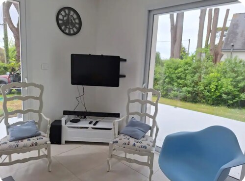 Family home near the beaches. Pets welcome!
