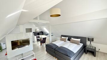 WiFi, bed sheets