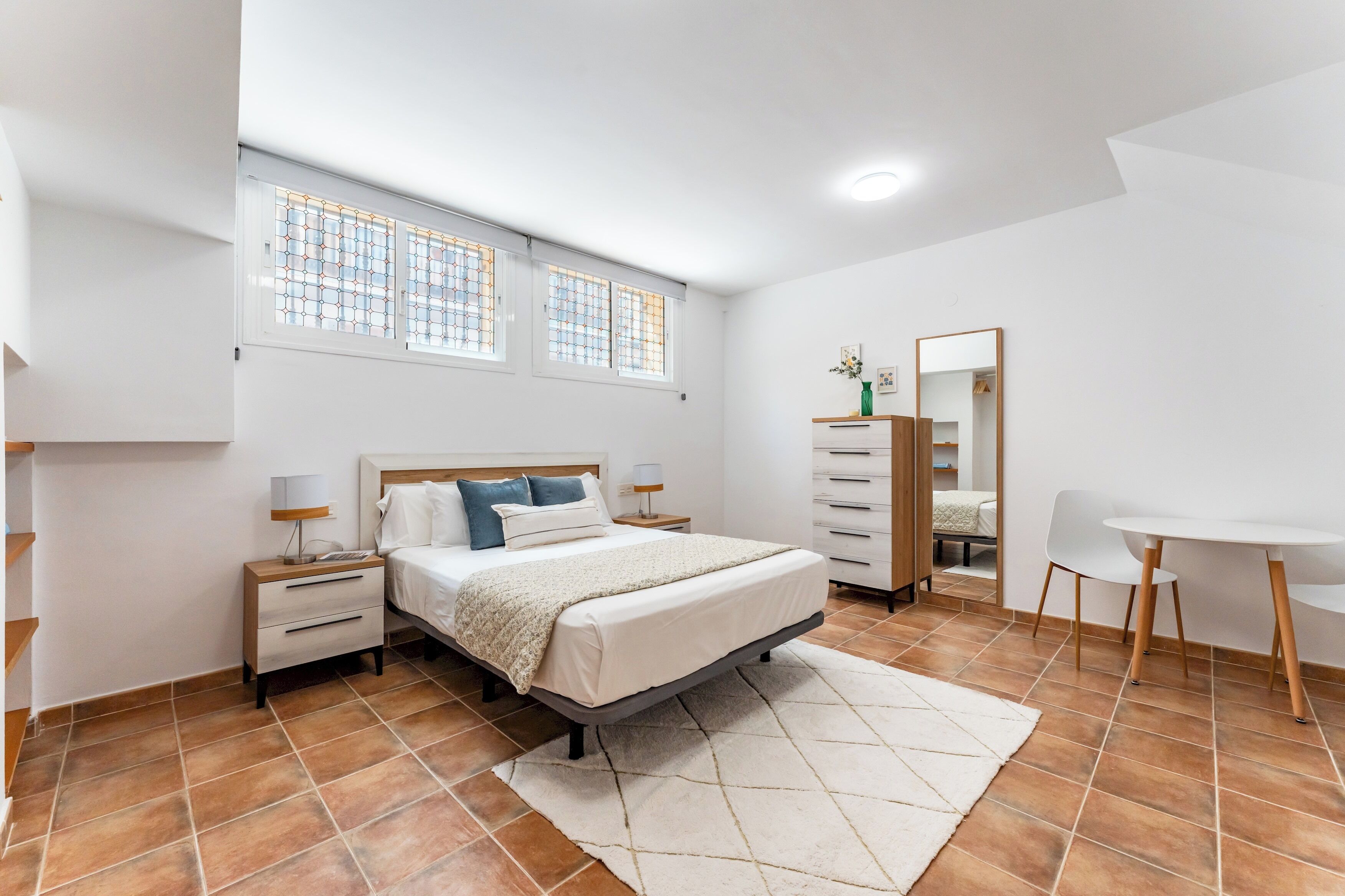 Iron/ironing board, WiFi (free), bed sheets