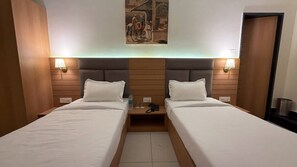 Habitación Deluxe con 2 camas individuales, balcón, vista a la colina | Wifi gratis