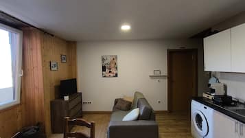 TV