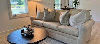 Where Historic Charm Meets Comfortable Cottage Stays at The Oak in Mississippi