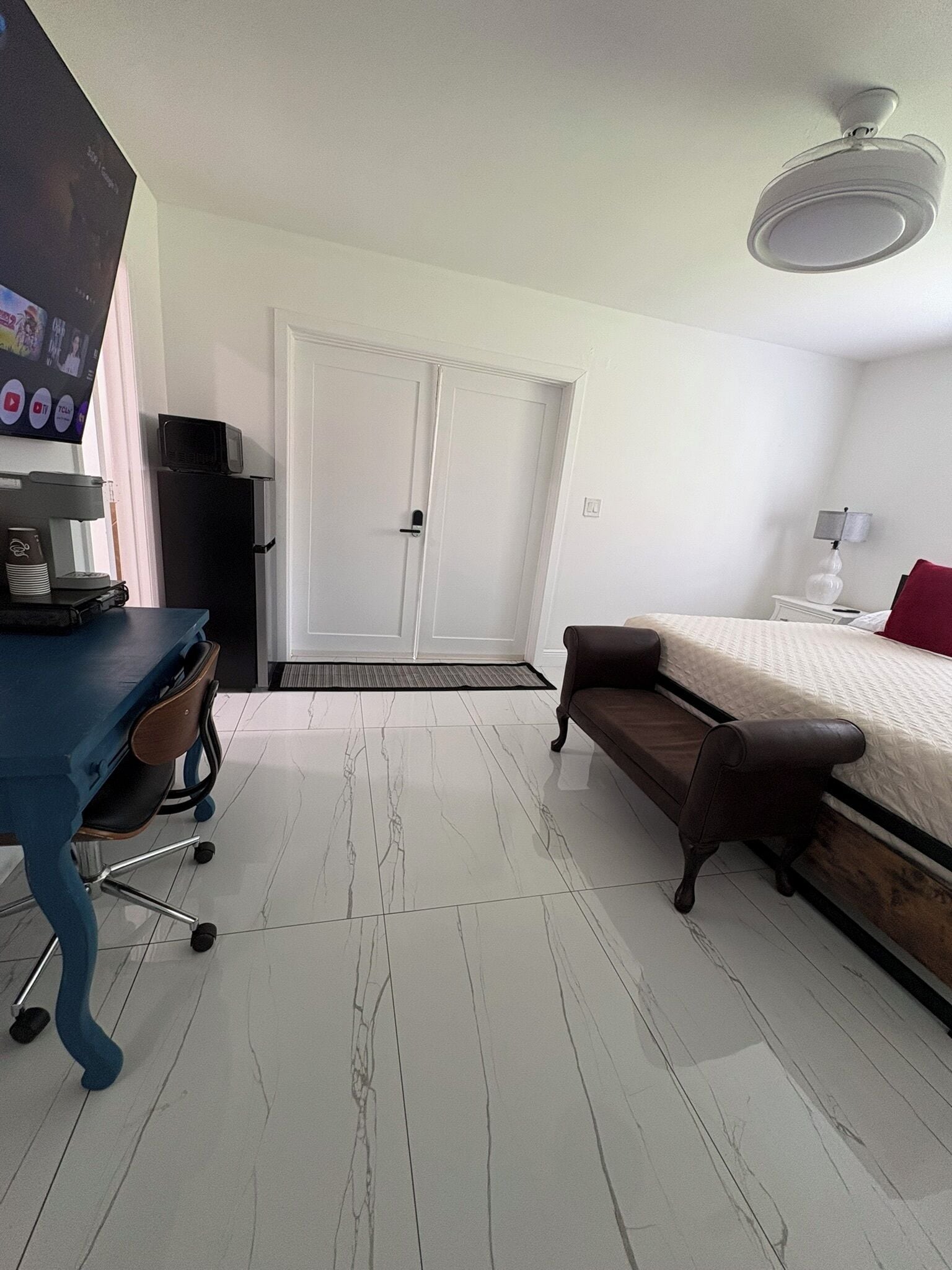 Ferros/tábuas de passar roupa, Wi-Fi, roupa de cama