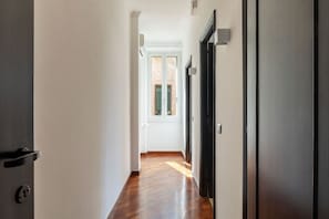 Interior - An elegant 75 sqm apartment, ideal for 4 people, located on the 6th and top floor of a building with an elevator (NOT accessible to people with disabilities).The Lodi metro station is just a 4-minute walk away, making it easy to get around the capital. (Rome)
