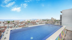 Pool - Torre Ku · Rooftop Pool with Ocean Views (Puerto Vallarta)