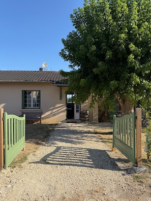 Exterior - A charming house in the heart of the vineyards with an unobstructed view. (Sigoulès-et-Flaugeac)