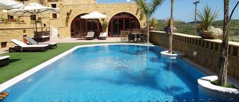 Piscine extérieure