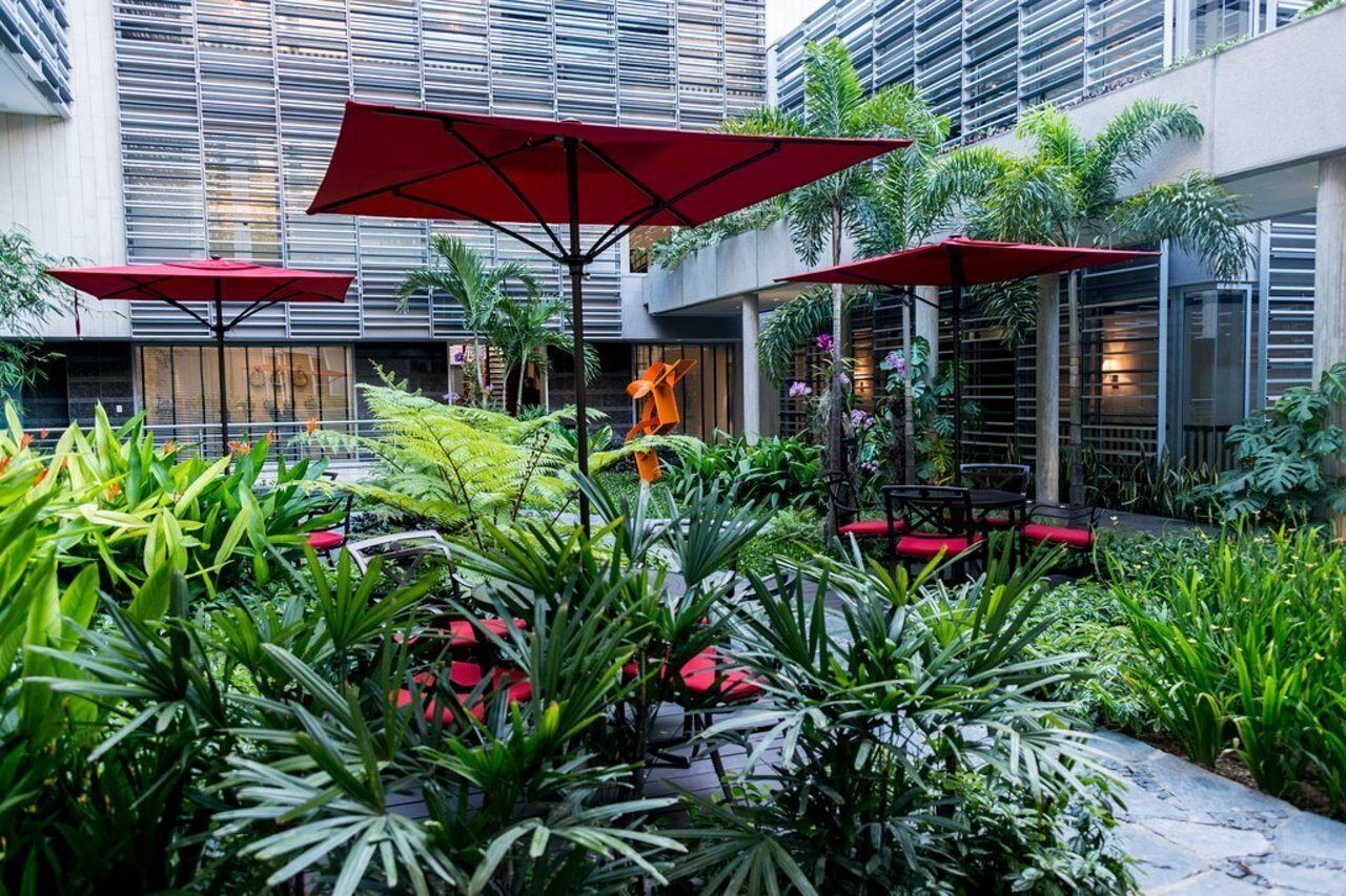 Tempat makan luar