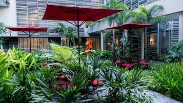 Tempat makan luar