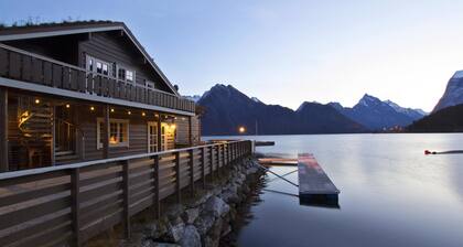 Sagafjord Hotel