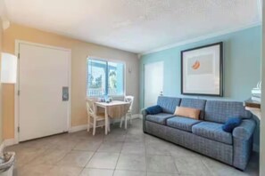 TV, ping pong - Pelican Pointe  213:Walk to Beach~Pool~Free Parking (Clearwater Beach)