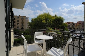 Outdoor dining - Residence San Marco (Alassio)