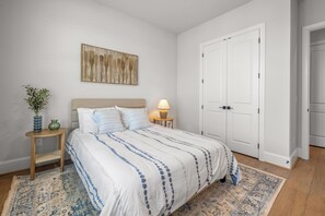 Iron/ironing board, WiFi, bed sheets - Sweet Rose Cottage on Keowee with Beach Access (Seneca)