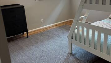 WiFi (free), bed sheets
