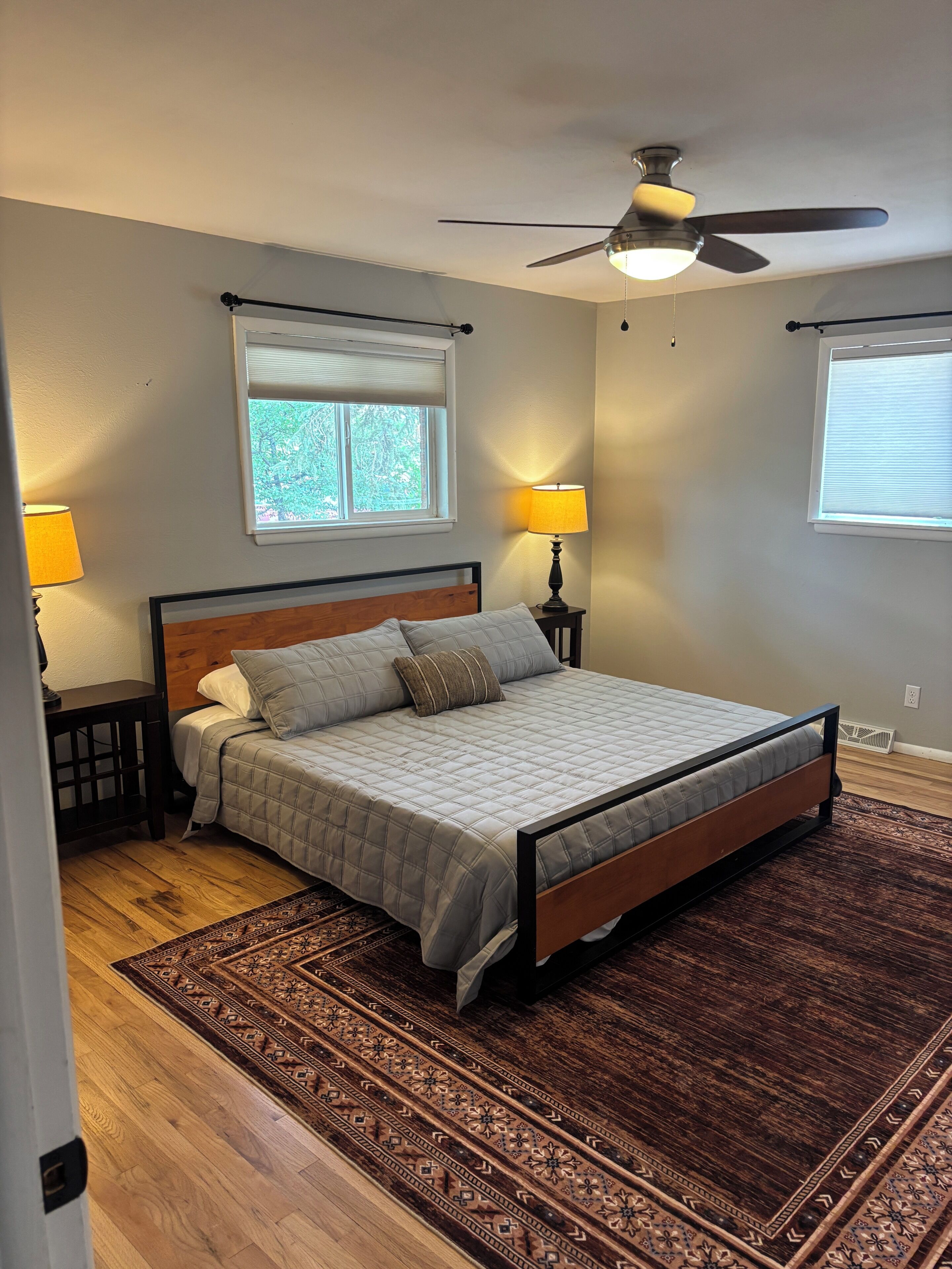 3 bedrooms, WiFi (free), bed sheets