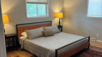 3 bedrooms, WiFi (free), bed sheets
